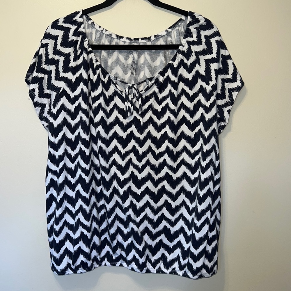 Chevron navy blue print